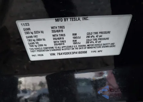 2023 Tesla Model Y Awd/Long Range Dual Motor All-Wheel Drive z USA, uszkodzony, nr VIN 7SAYGDEE3PA180998